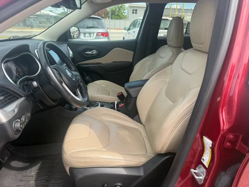 Used 2015 Jeep Cherokee Limited w/ Luxury Group AWD/4WD image 12