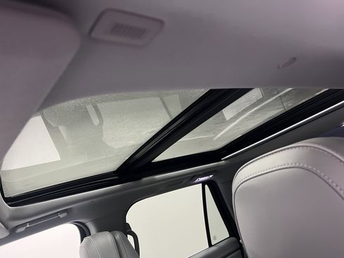 Used 2019 Lincoln Navigator Reserve image 10