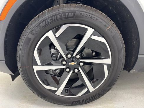 New 2026 Chevrolet Equinox EV LT image 37