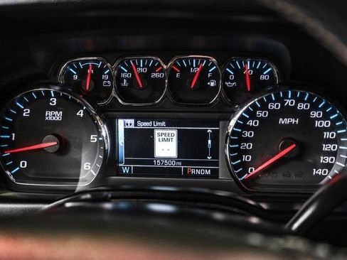 Used 2015 Chevrolet Suburban LT image 16