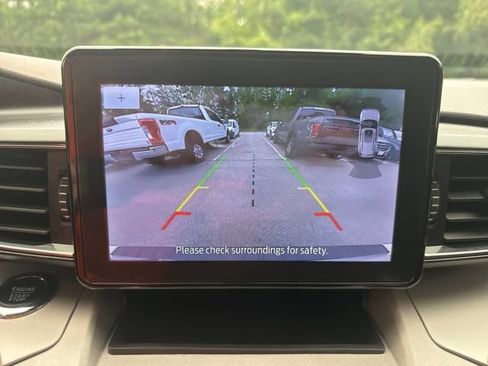 Used 2023 Ford Explorer XLT w/ Equipment Group 202A AWD/4WD image 32