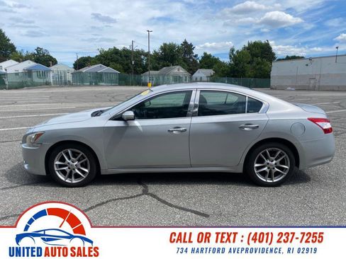 Used 2011 Nissan Maxima 3.5 S image 2