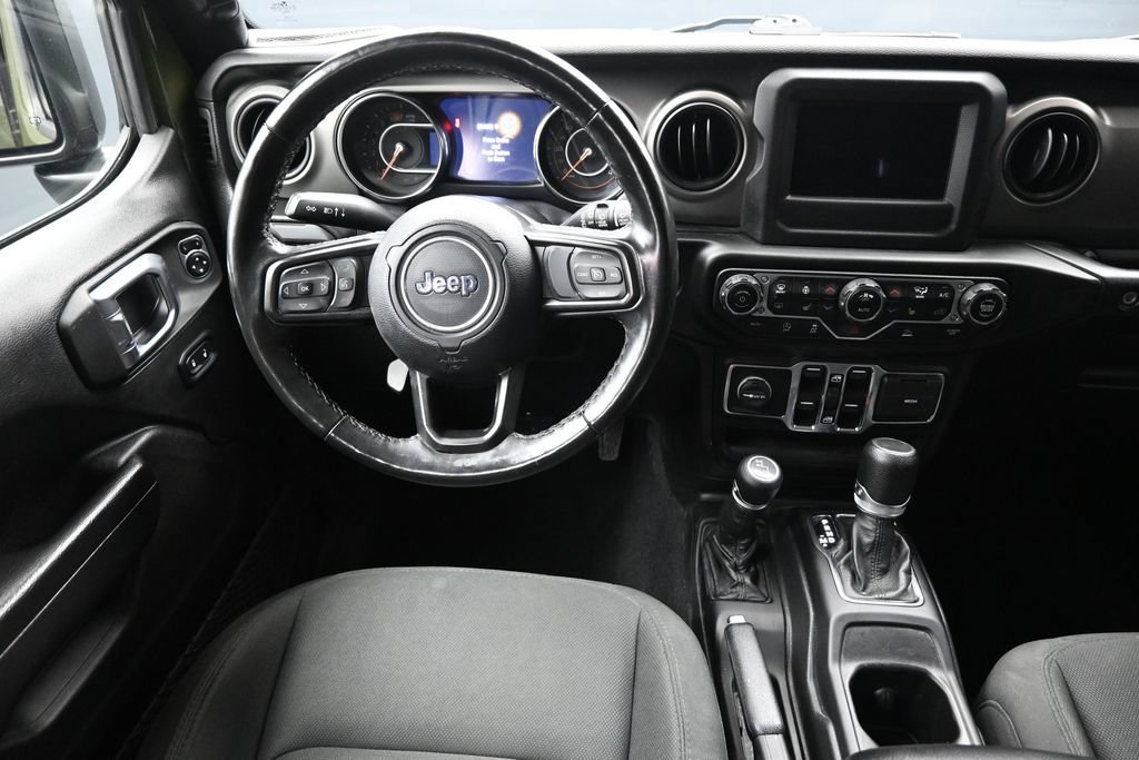 Used 2022 Jeep Wrangler Unlimited Sport AWD/4WD image 3