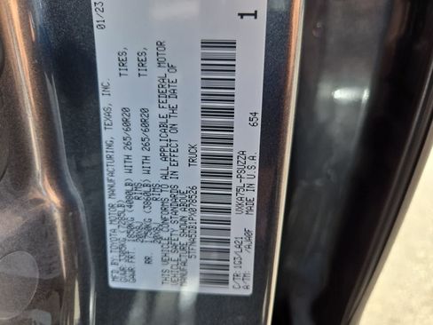 Used 2023 Toyota Tundra Platinum AWD/4WD image 29