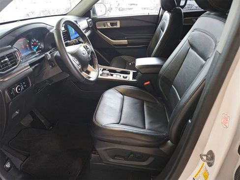 Used 2023 Ford Explorer Limited image 11