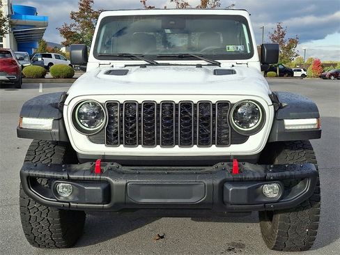 Used 2024 Jeep Gladiator Rubicon w/ Technology Group image 5