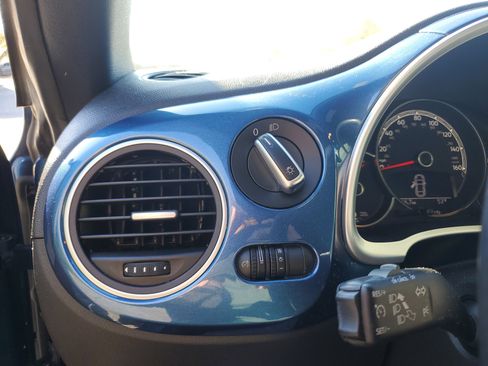 Used 2019 Volkswagen Beetle 2.0T S image 20