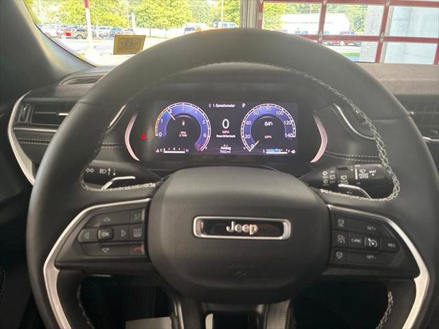 Certified 2025 Jeep Grand Cherokee L Laredo AWD/4WD image 43