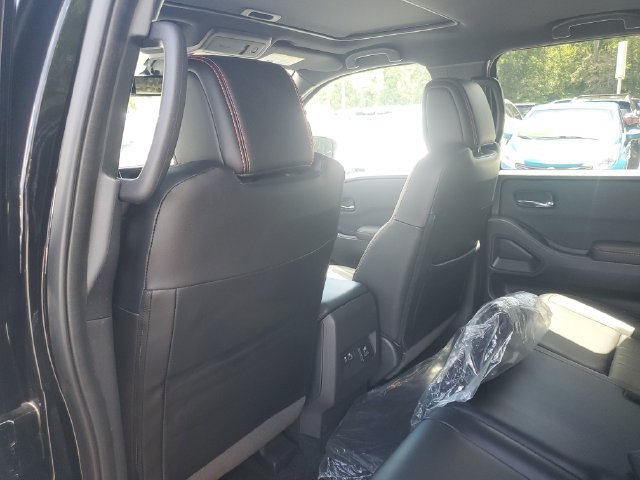 Certified 2024 Nissan Frontier PRO-4X w/ Pro Premium Package AWD/4WD image 8