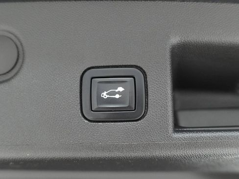 Used 2022 Chevrolet Equinox LT FWD image 35