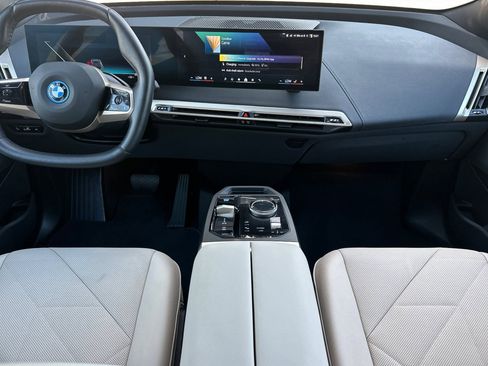 Used 2025 BMW iX xDrive50 image 17