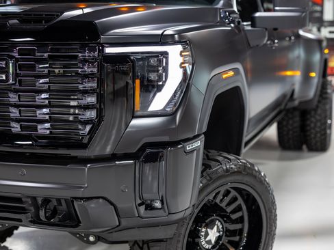 Used 2026 GMC Sierra 3500 Denali Ultimate AWD/4WD image 6