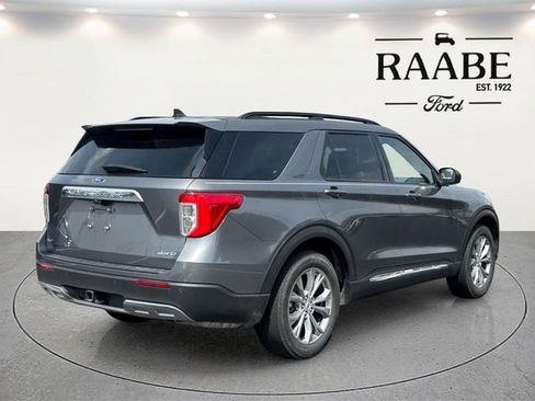 Used 2023 Ford Explorer XLT w/ Equipment Group 202A AWD/4WD image 16