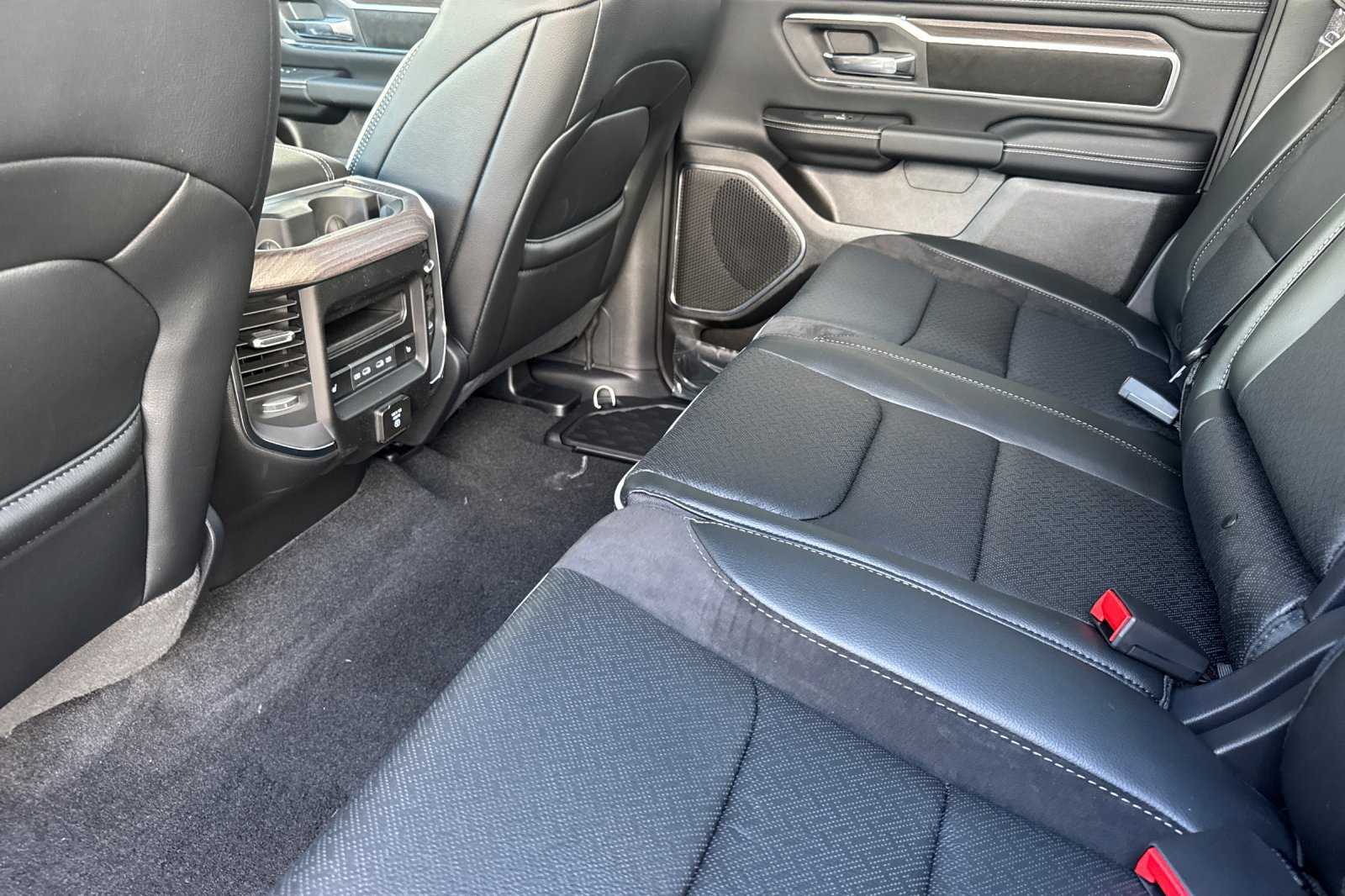 New 2027 RAM 1500 Laramie w/ Night Edition AWD/4WD image 11