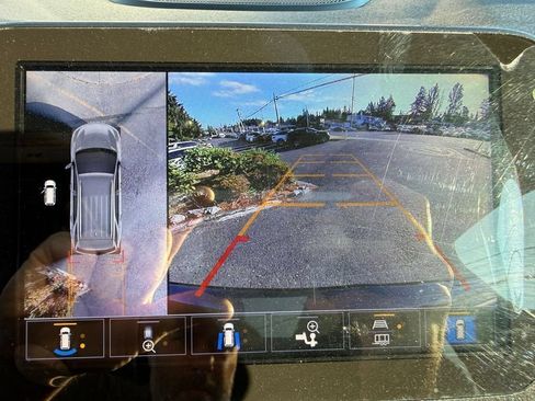 Used 2024 Chevrolet Equinox Premier AWD/4WD image 19