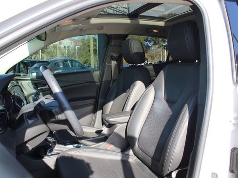 Used 2023 Buick Encore GX Essence w/ Experience Buick Package image 6