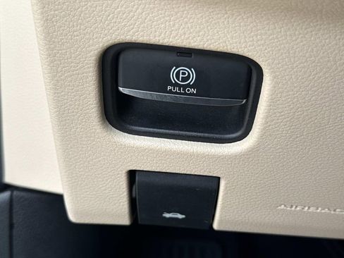 Used 2022 Jeep Grand Cherokee L Limited w/ Luxury Tech Group II AWD/4WD image 44