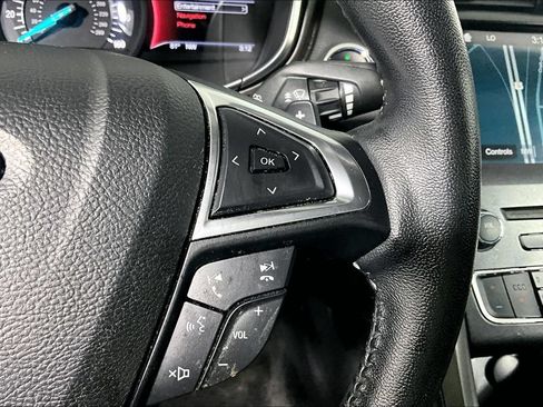 Used 2017 Ford Fusion SE w/ Fusion SE Technology Package AWD/4WD image 19