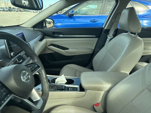 Used 2020 Nissan Altima 2.5 SL FWD image 9