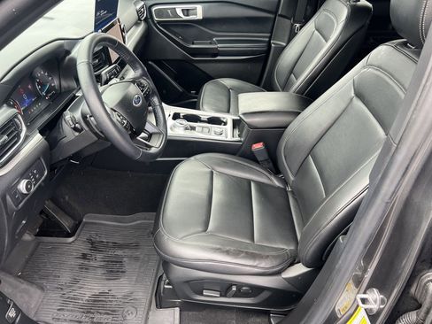 Certified 2020 Ford Explorer XLT w/ Equipment Group 202A image 20