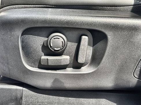 Certified 2025 Land Rover Discovery Dynamic SE image 20