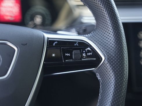 Certified 2023 Audi e-tron S Prestige image 13