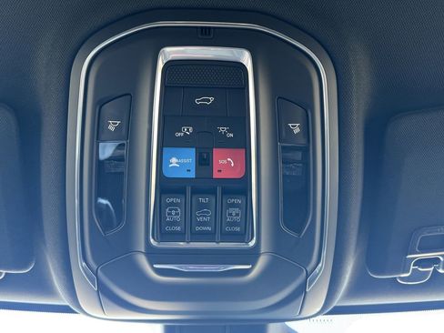 New 2025 Jeep Grand Cherokee L Limited AWD/4WD image 16