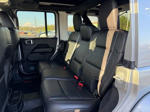 Used 2021 Jeep Wrangler Unlimited Sahara image 15