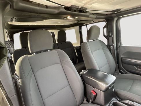 Used 2019 Jeep Wrangler Unlimited Sport S AWD/4WD image 31