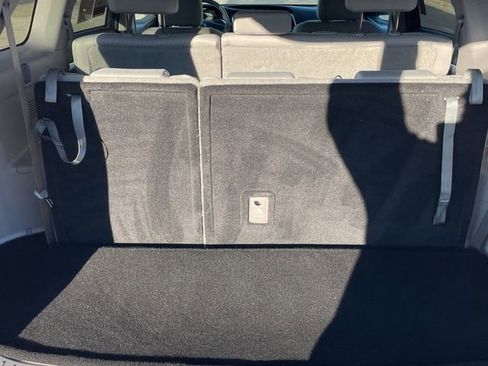 Used 2019 Toyota Highlander LE image 15