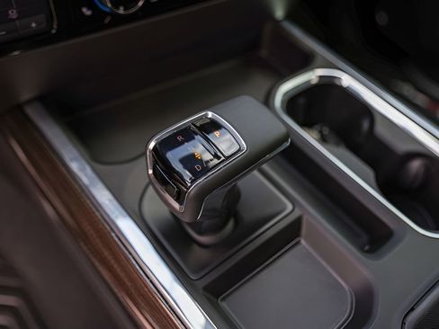 Used 2024 Chevrolet Silverado 1500 LT Trail Boss w/ Convenience Package II AWD/4WD image 19