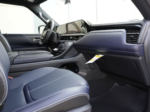 New 2026 INFINITI QX80 4WD image 22