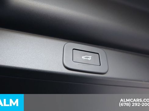 Used 2023 Land Rover Range Rover SE image 24