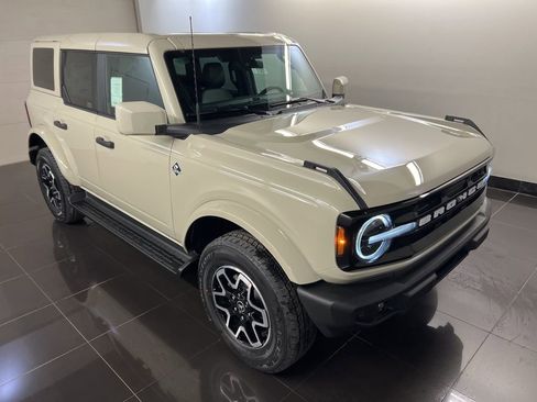 New 2026 Ford Bronco Outer Banks image 1