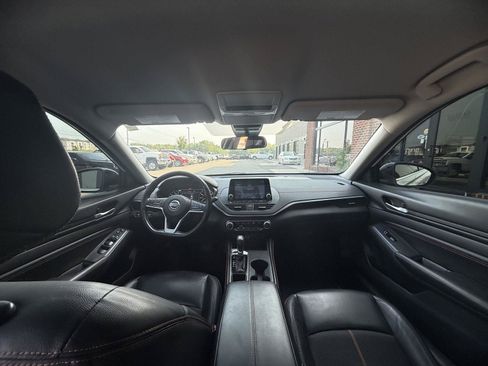 Used 2022 Nissan Altima 2.5 SR FWD image 15