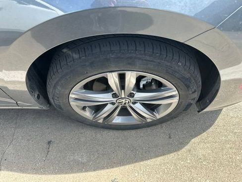 Used 2023 Volkswagen Jetta SE FWD image 8