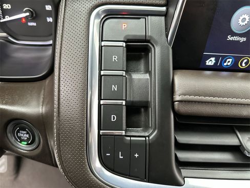 Used 2021 GMC Yukon SLT w/ SLT Premium Package image 19