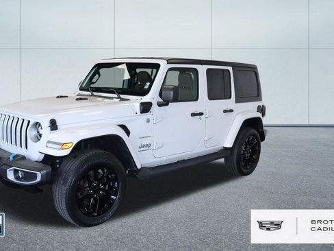 Used 2023 Jeep Wrangler Unlimited Sahara AWD/4WD image 1