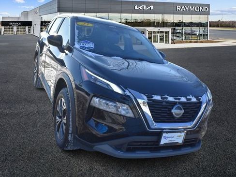Used 2023 Nissan Rogue SV image 9