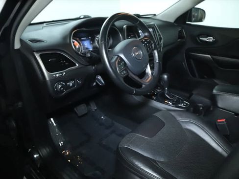 Certified 2021 Jeep Cherokee Latitude Lux w/ Comfort/Convenience Group AWD/4WD image 17