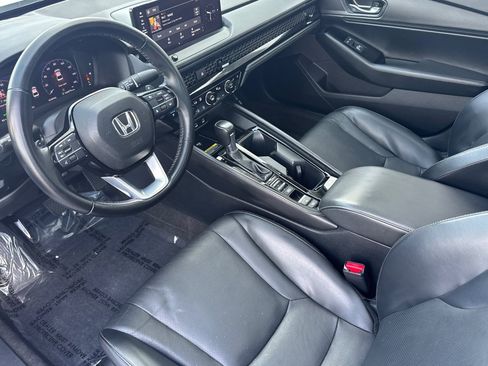 Used 2023 Honda Accord Touring image 4
