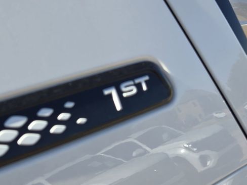 New 2025 Volkswagen ID. Buzz 1st Edition image 8