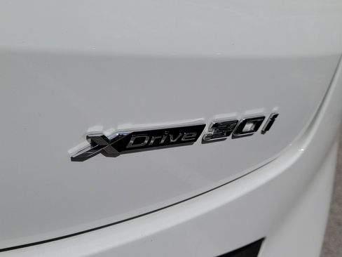 Used 2024 BMW X4 xDrive30i w/ M Sport Package AWD/4WD image 5