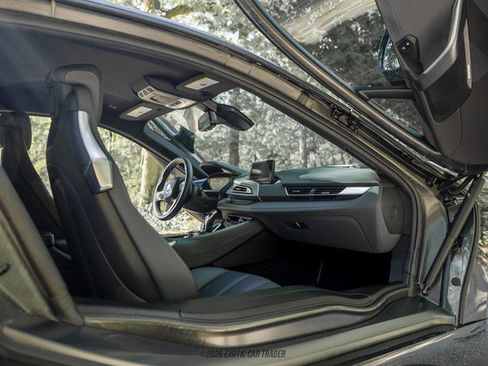 Used 2015 BMW i8 AWD/4WD image 31