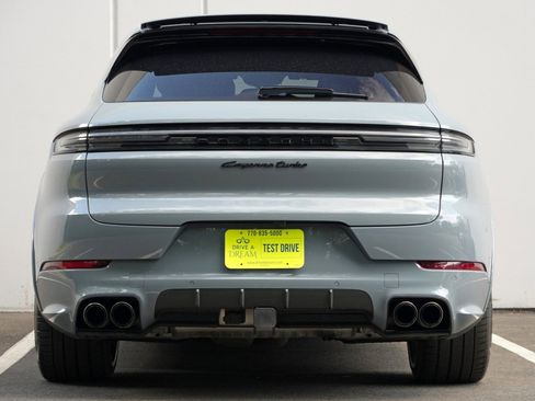Used 2024 Porsche Cayenne Turbo AWD/4WD image 11