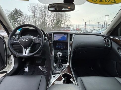 Used 2018 INFINITI Q50 Luxe w/ Essential Package (3.0T Luxe) image 19