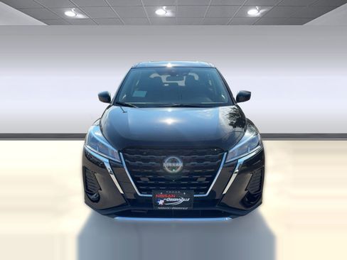 New 2025 Nissan Kicks Play S image 6