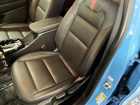 Used 2024 Chevrolet Trax RS w/ Sunroof Package FWD image 18