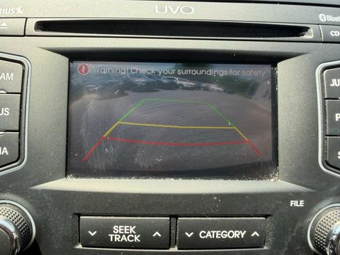 Used 2013 Kia Sorento LX w/ Convenience Pkg FWD image 17