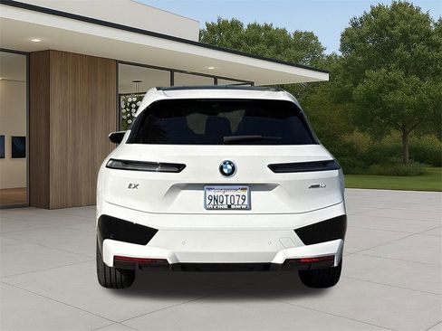 Used 2025 BMW iX xDrive50 image 10